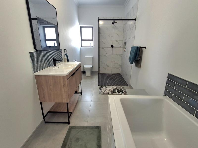 3 Bedroom Property for Sale in Britannia Bay Western Cape